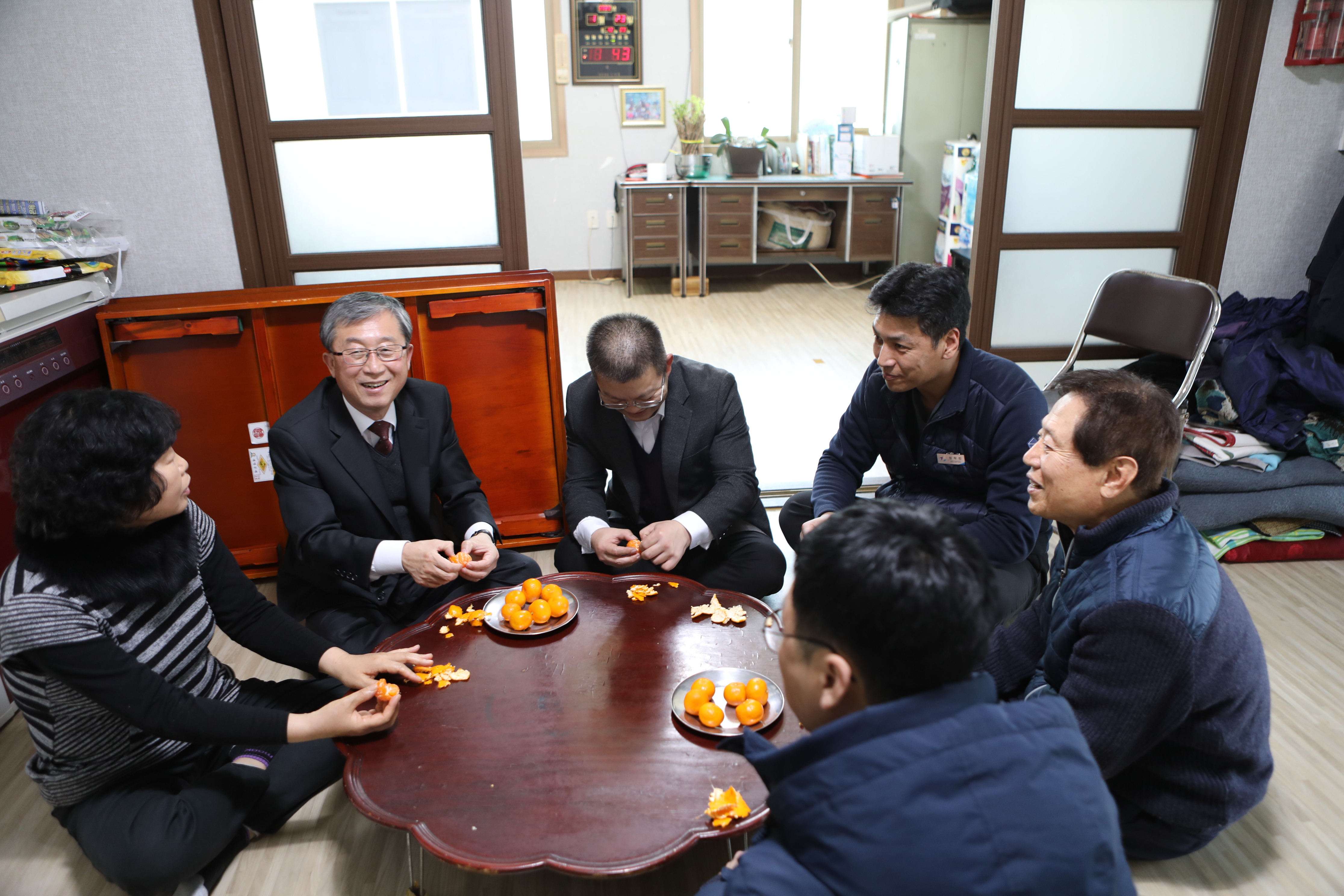 공단봉사단, 경로당 찾아 온정의 쌀 기탁 두번째 이미지